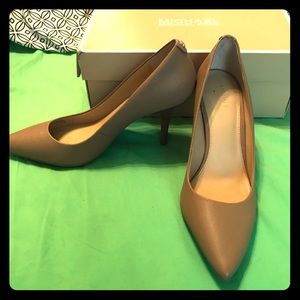 MICHAEL KORS MID-HEEL KHAKI SHOES